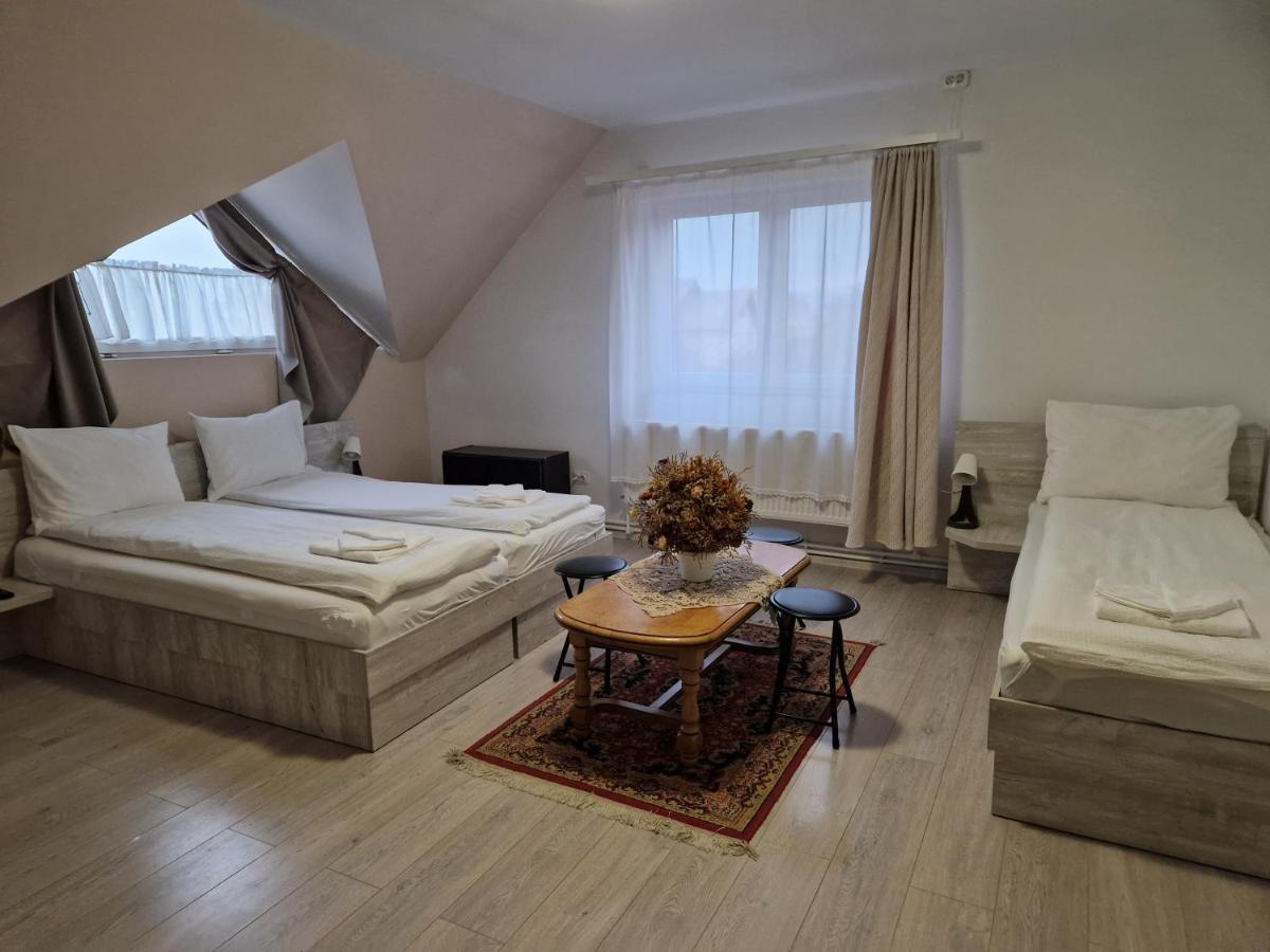 Готель Sepsi Relax Сфинту-Ґеорґе Екстер'єр фото