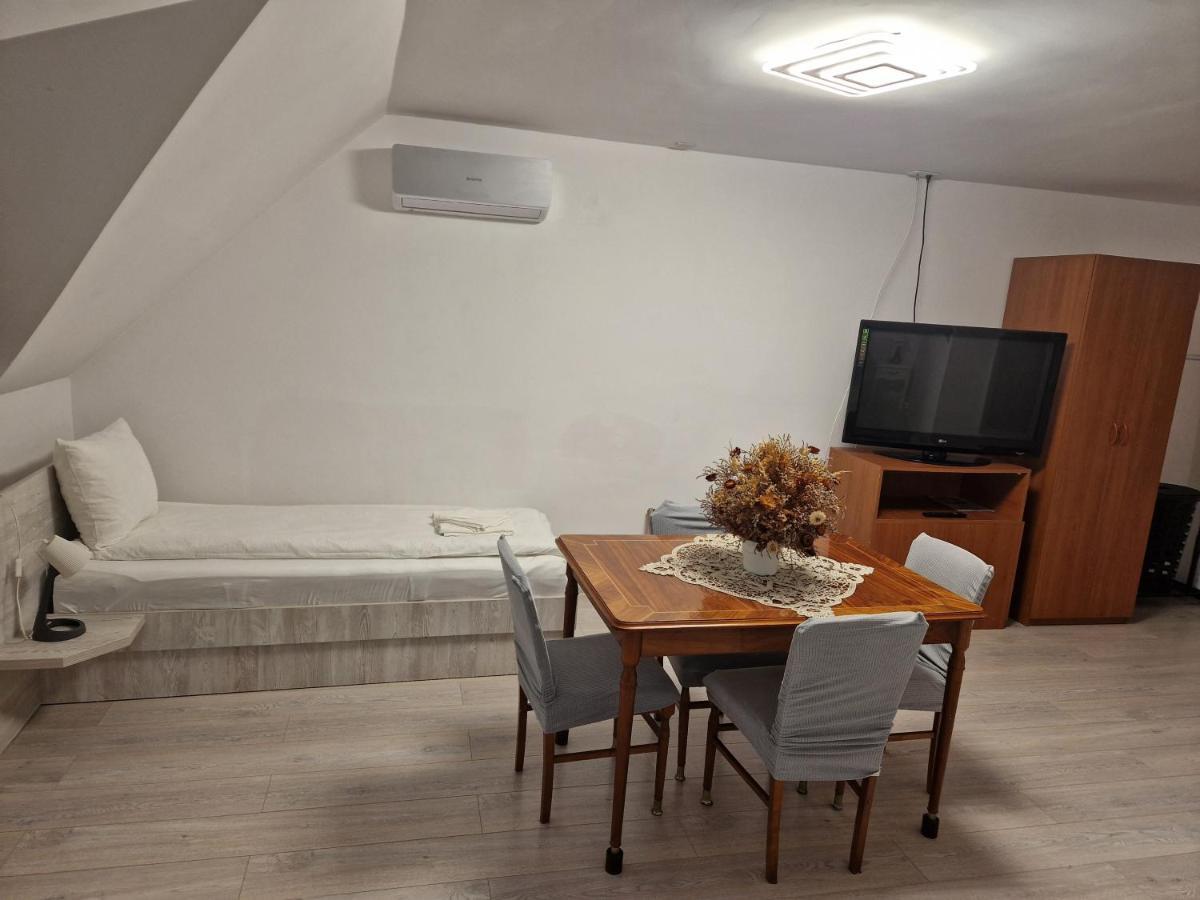 Готель Sepsi Relax Сфинту-Ґеорґе Екстер'єр фото