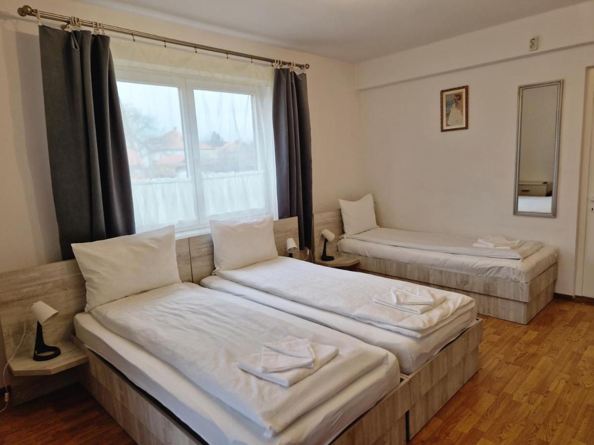 Готель Sepsi Relax Сфинту-Ґеорґе Екстер'єр фото