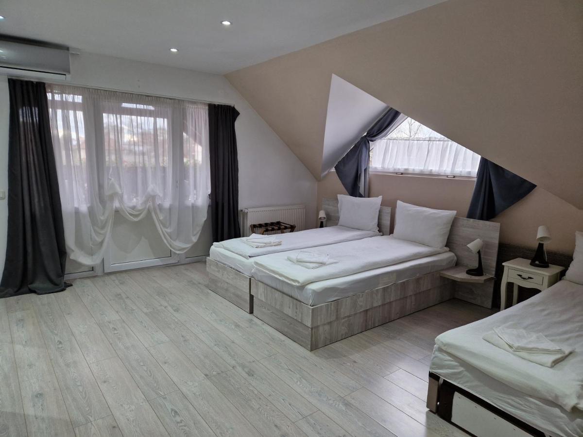 Готель Sepsi Relax Сфинту-Ґеорґе Екстер'єр фото